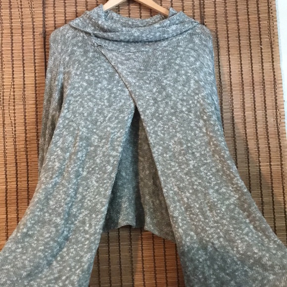 Aerie Open Back Sweater - Picture 3 of 4